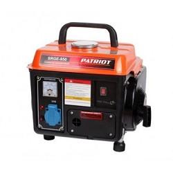 Генератор бензиновый PATRIOT Max Power SRGE 950 [474103119] {Двигатель: 2т, АИ-92 + масло, 63 сс, 2.0 л.с.; Мощность ном/макс: 0.65/0.8 кВт; Объём бака: 4.2 л; Розетки: 1 евро 16А; Вес: 17.2 кг;}